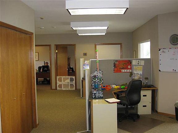 3rd image of 2290 Robertson Dr
