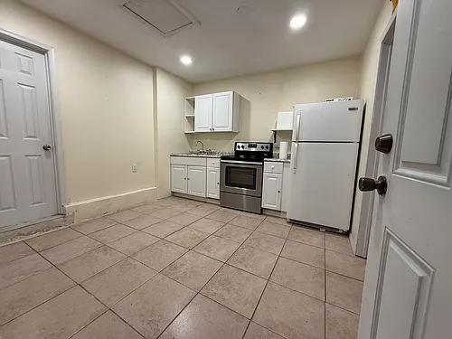 11 Heyward St Photo 1