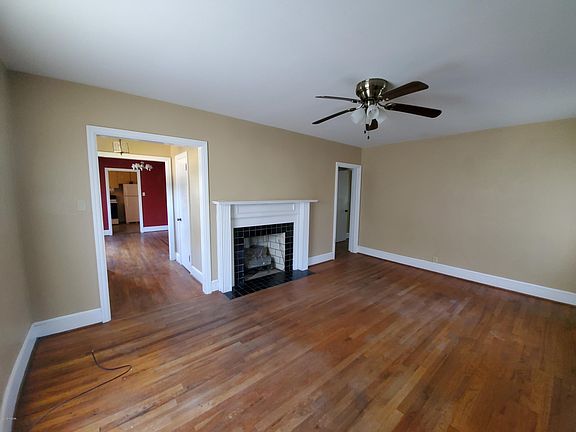 3rd image of 34 S Wood St #113