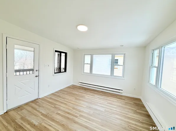 76 Highland Ct Unit A, West Haven, CT 06516