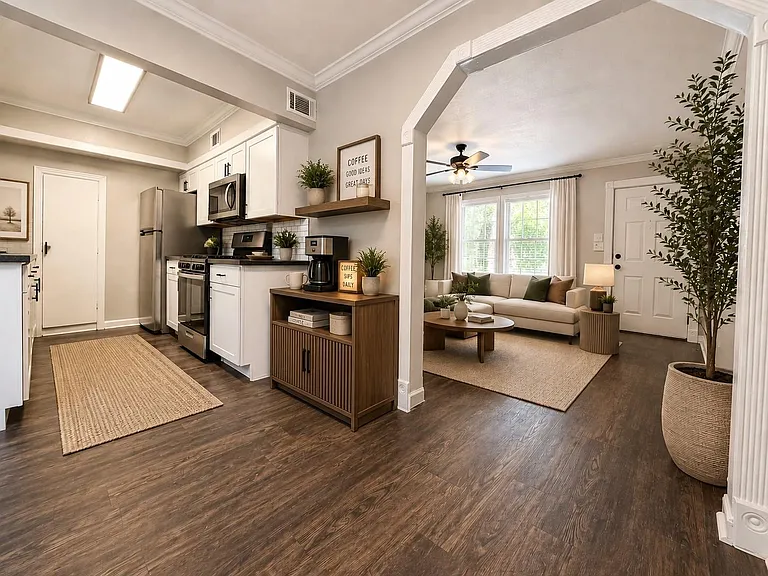 218 W 15th St #F — Photo 9