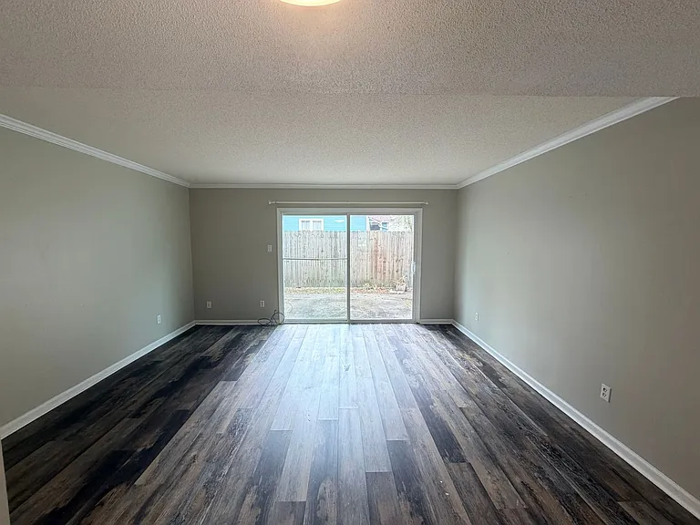 Center Town Condominiums — Photo 91