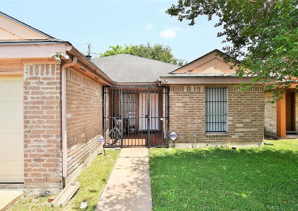 1st image of 6107 Briar Glade Dr