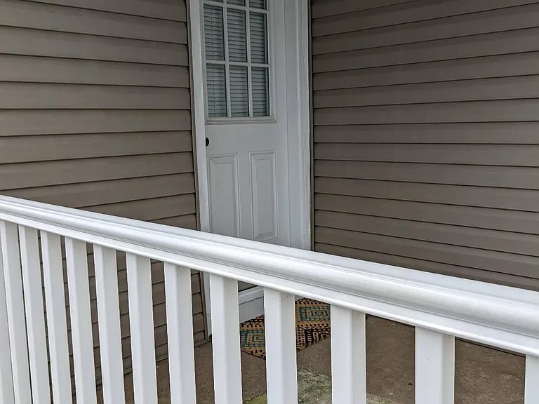 212 N Harding Ave — Photo 1