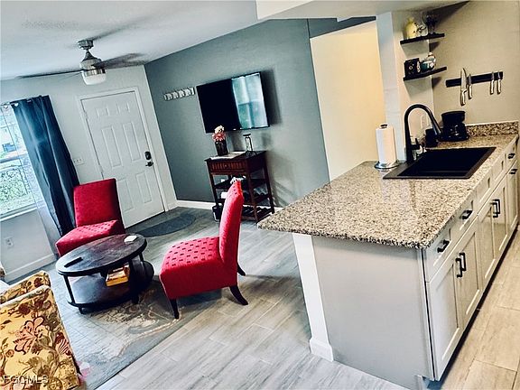 3rd image of 934 Orange Blossom Ln