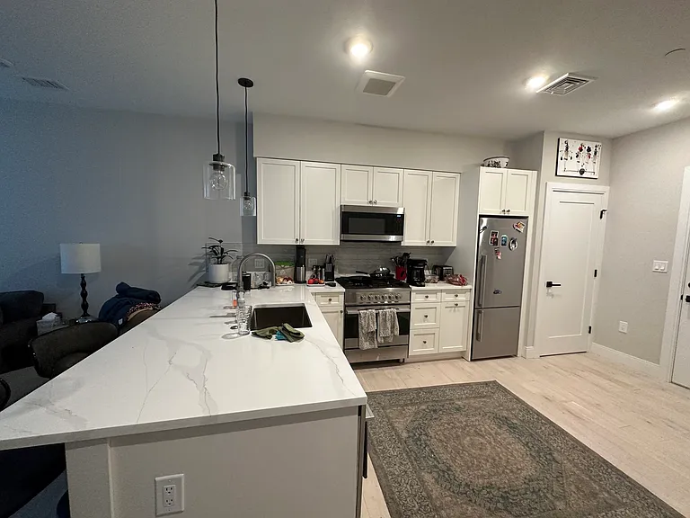 197 Green St #319D — Photo 4