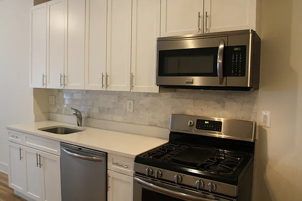 Rented by Bohemia Realty Group | media 14