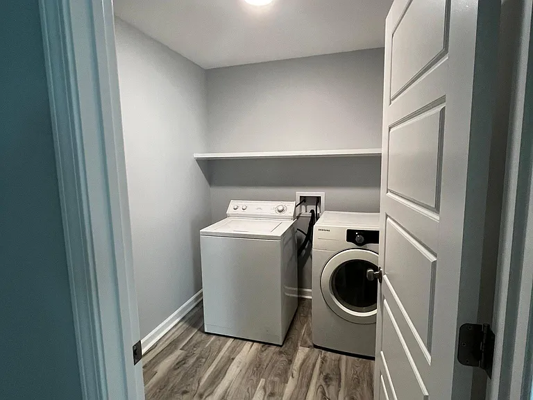 385 Lawler Ave — Photo 6