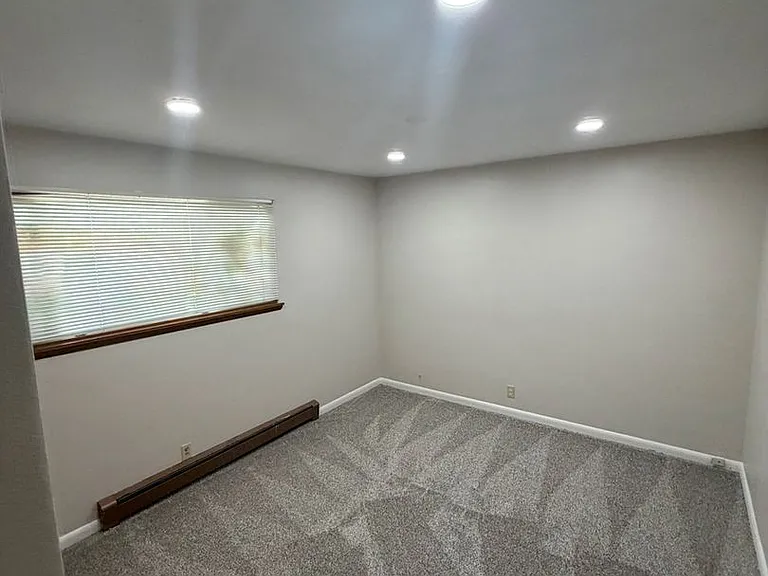 852 Nickerson — Photo 13