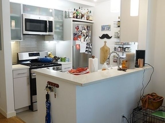 3rd image of 222 E 111th St APT 6E
