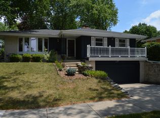 1171 Irving Pl, Waukesha, WI