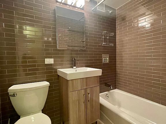 5th image of 205 E 77th St APT 2H