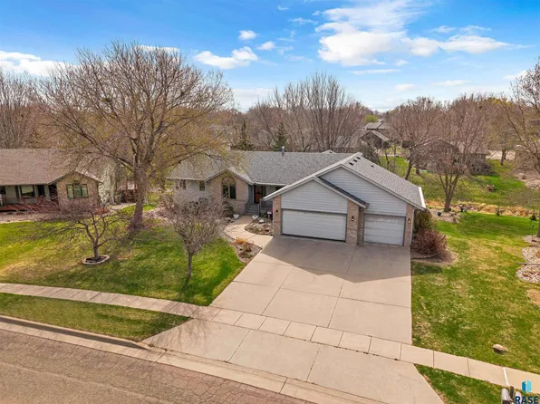7005 W Strabane Trl, Sioux Falls, SD 57106