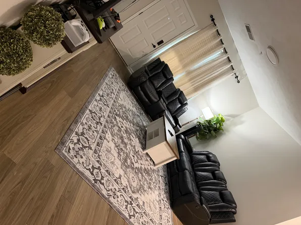 5016 S 201st Plz #512, Omaha, NE 68135