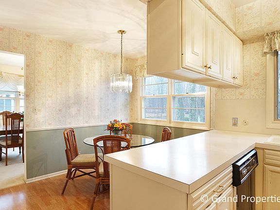 4th image of 2918 Timberlane SW