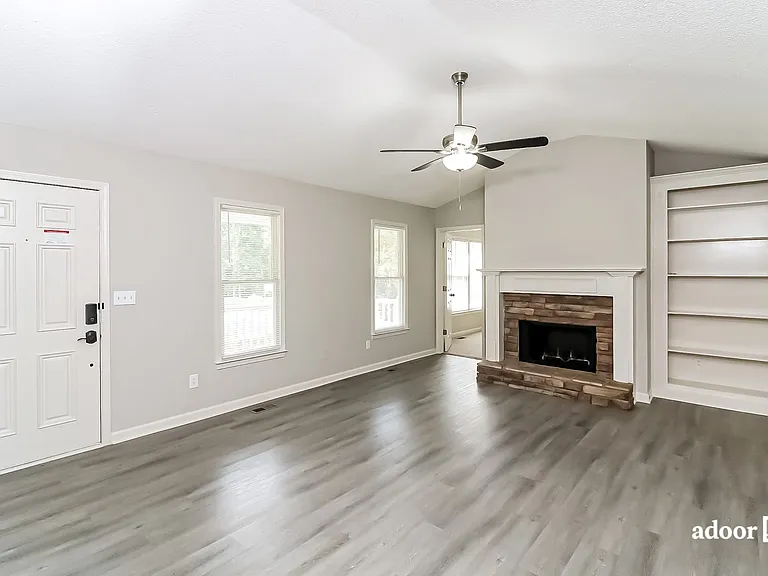250 Sadler Dr — Photo 5