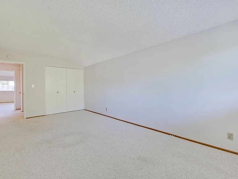 21940 Rucker Dr — Photo 50