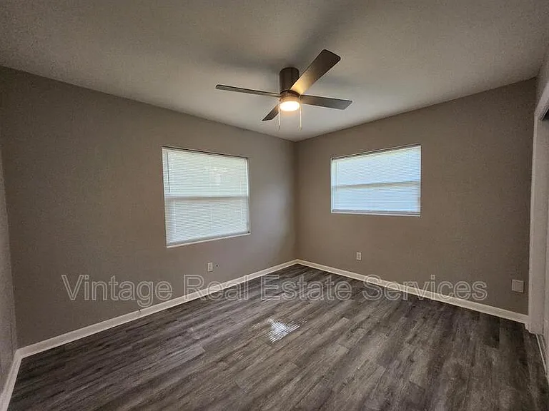 306 S Mercury Ave — Photo 12