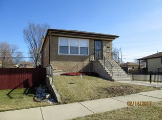 9157 S Paxton Ave, Chicago, IL 60617