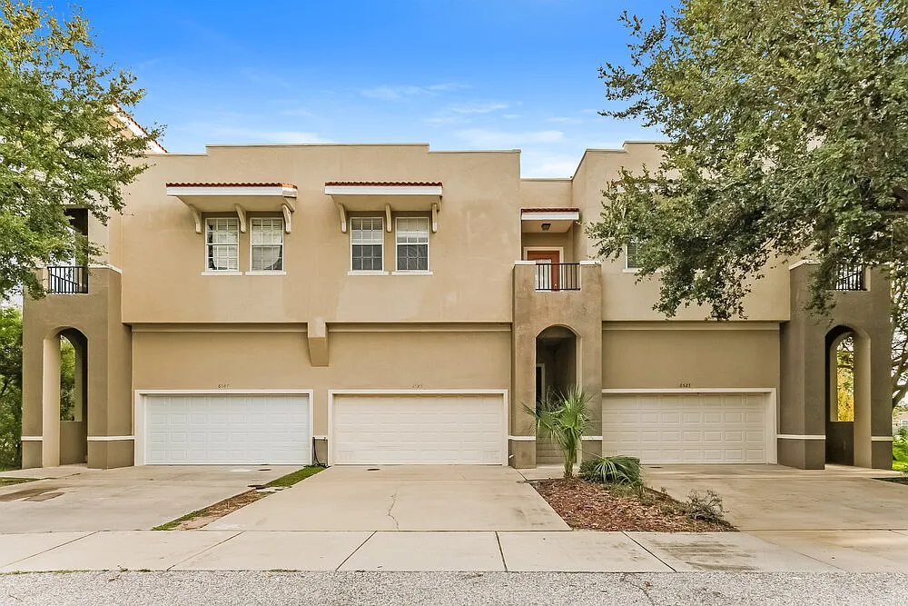 3 bed, 2.5 bath, 1674 sqft, $2,080 — Photo 1