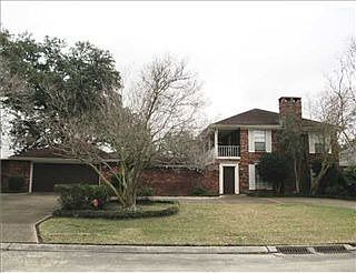 1st image of 15 Five Oaks Dr