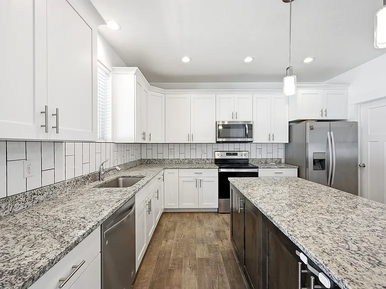 1588 N 325 W — Photo 6