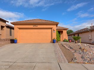 512 W Bazille Way, Green Valley, AZ 85614