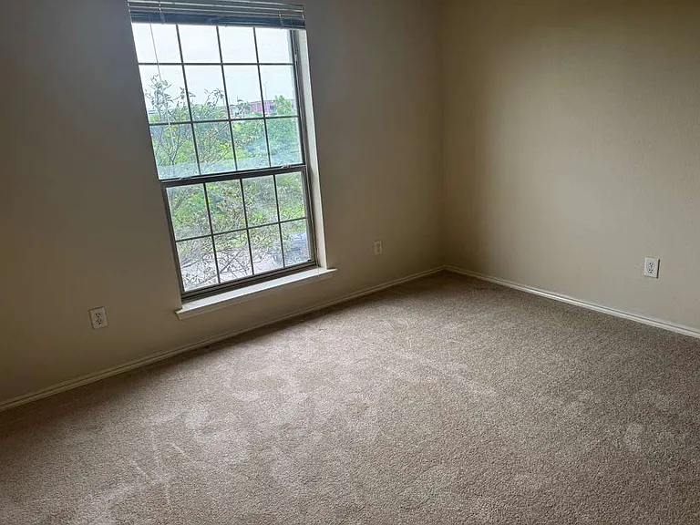 801 McCully St — Photo 9