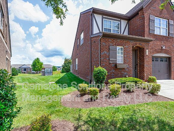 4th image of 2040 Bungalow Dr