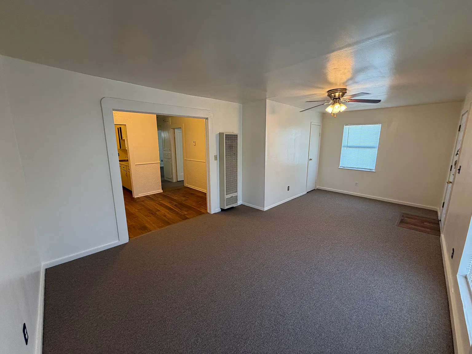 2 bed, 900 sqft, $895 — Photo 2