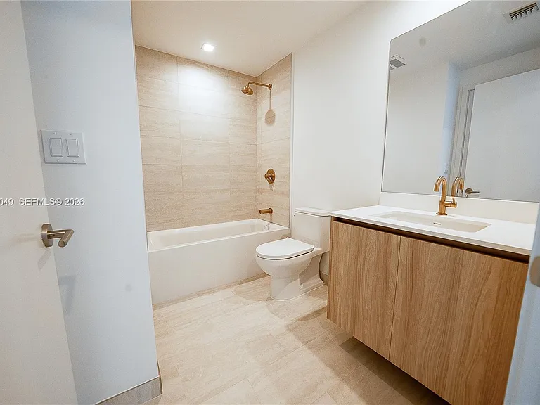 77 SE 5th St #1607 — Photo 9