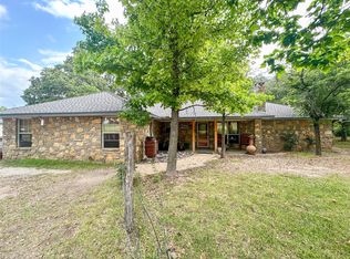 499 McFarland Ln, Weatherford, TX 76088