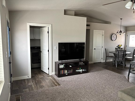 5th image of 671 Valor Ct