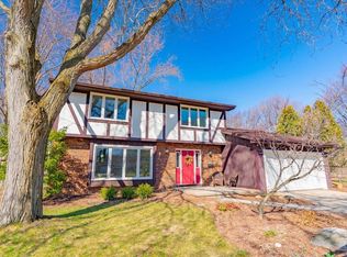 14 Regis Cir, Madison, WI 53711