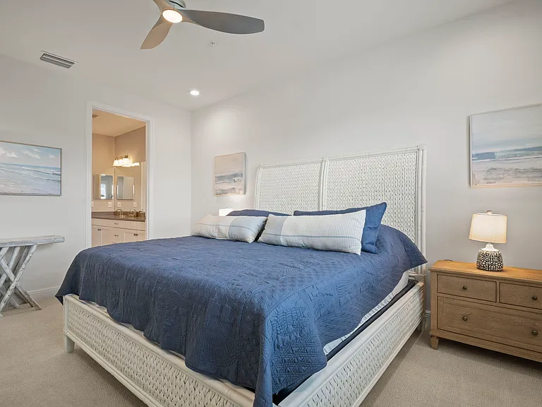 Main bedroom king
