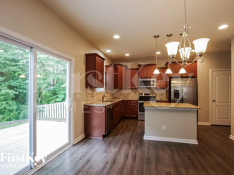 8054 Hereford St — Photo 7