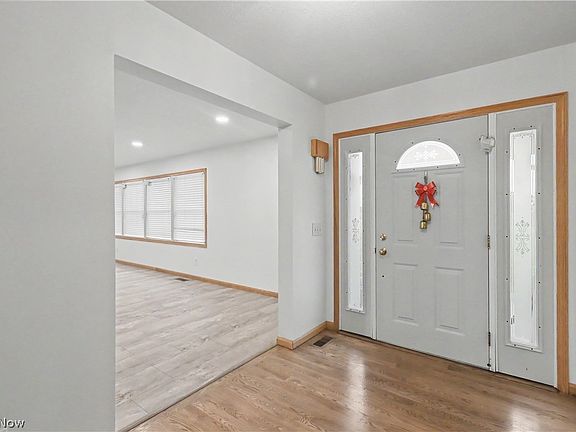 3rd image of 4418 Hook Rd