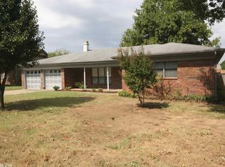 102 Cornwall Ct, Jacksonville, AR 72076