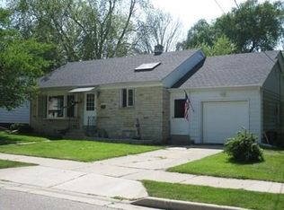 331 Quinlan Dr, Pewaukee, WI 53072