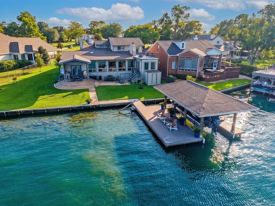 1st image of 1034 Lake View Dr