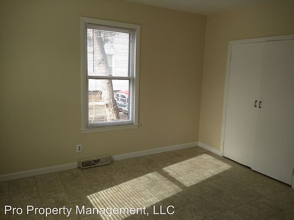 3rd image of 192 Park St #1