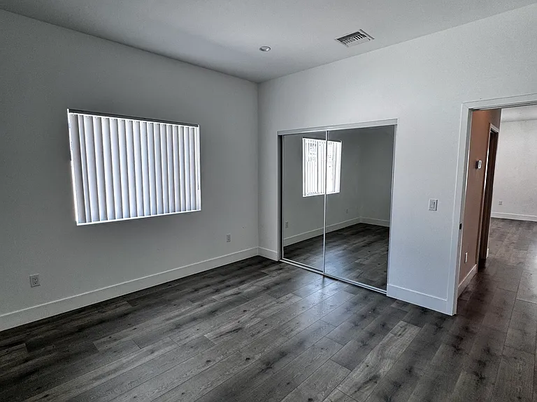 1129 N Catalina St — Photo 7