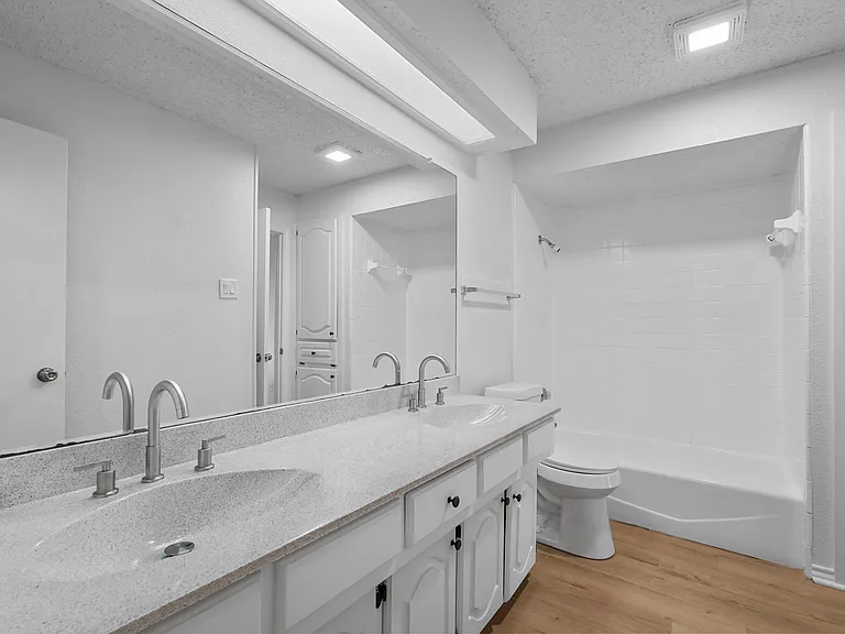 4033 Saint Christopher Ln — Photo 11
