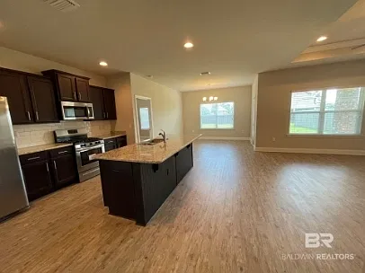 3 bed, 2.0 bath, 1739 sqft, $2,000 — Photo 2
