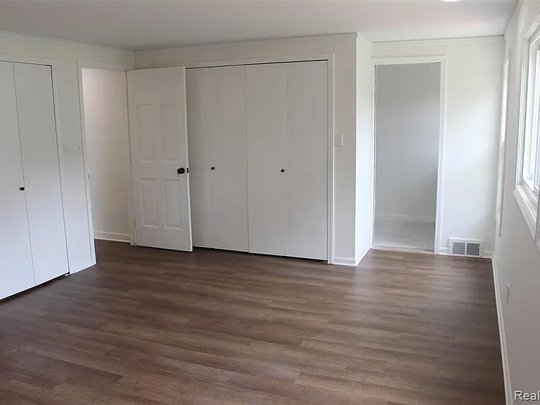 7246 Saint Auburn Dr — Photo 32