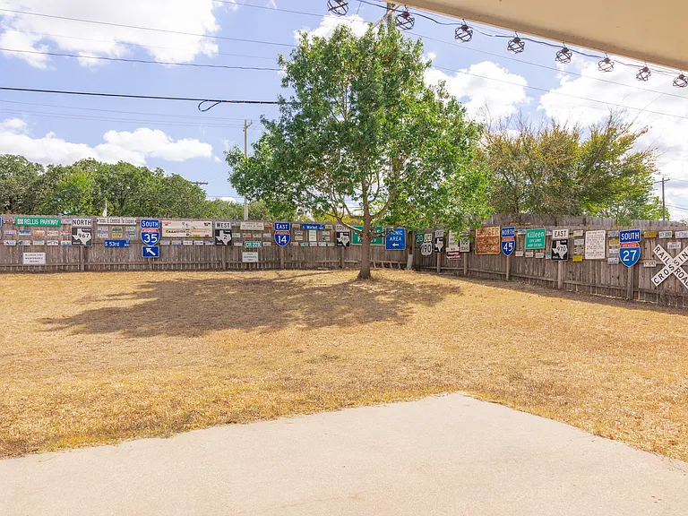 1314 Mullins Loop S — Photo 23