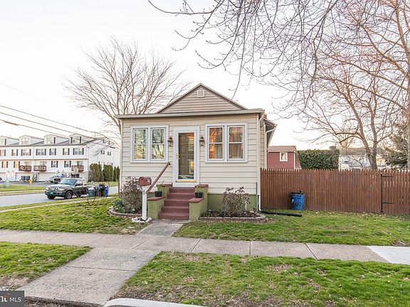 2nd image of 100 Saude Ave