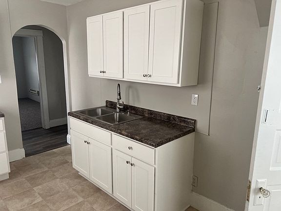2nd image of 3715 Fir St Floor 2