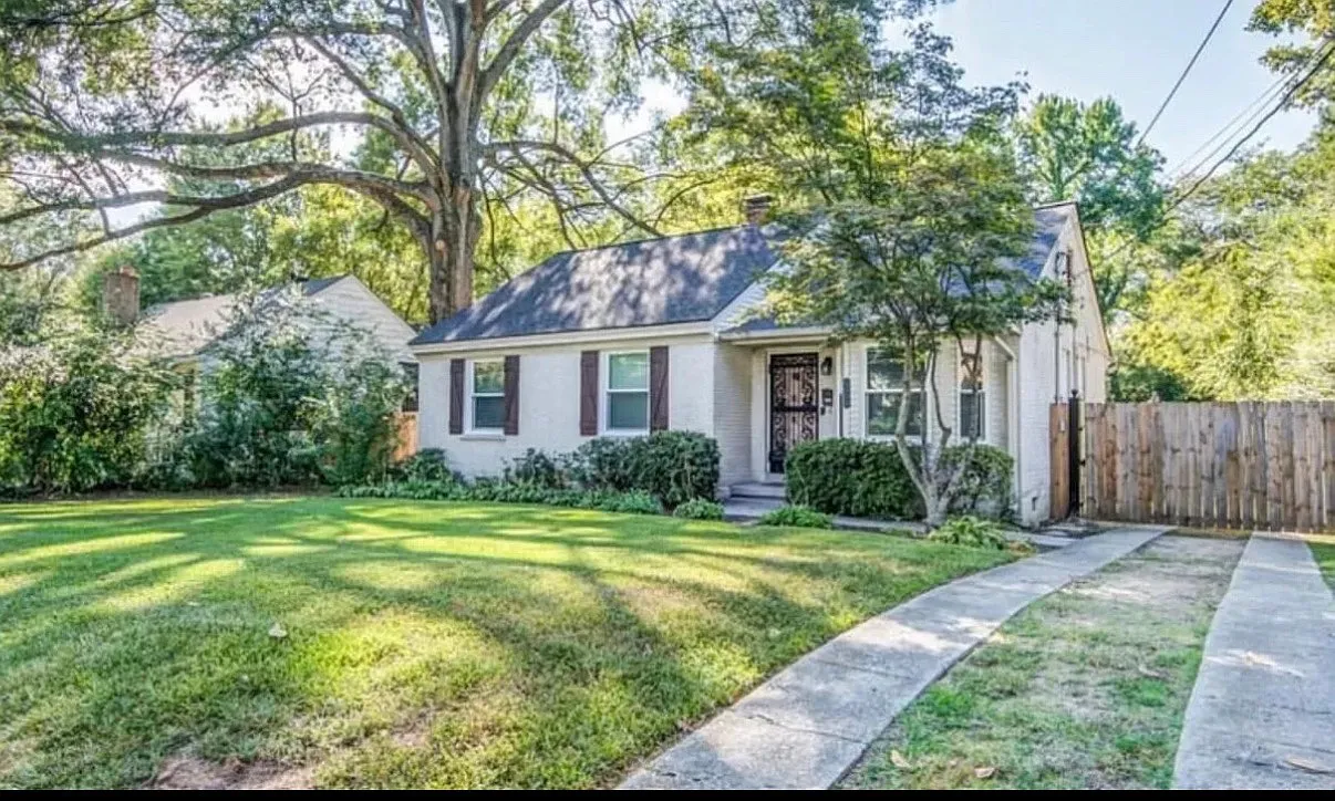 119 S Greer St — Photo 1
