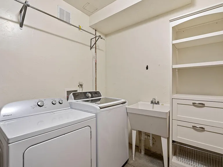4909 Overhill Dr — Photo 22